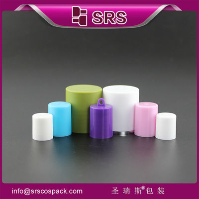 Красочная шапка из чиана и пластика красочная шапка